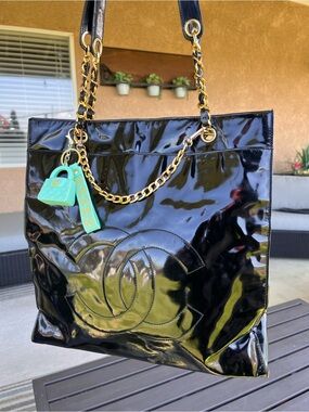 AUTH CHANEL Black Patent Leather Tote